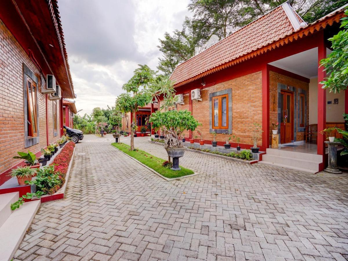 Super Oyo Collection O 90265 Cempoko Mulyo Homestay Syariah Tugu 外观 照片